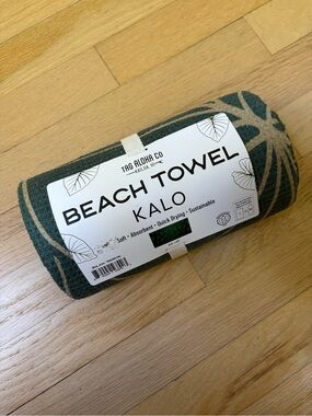 NWT Tag Aloha Beach Towel Kalo